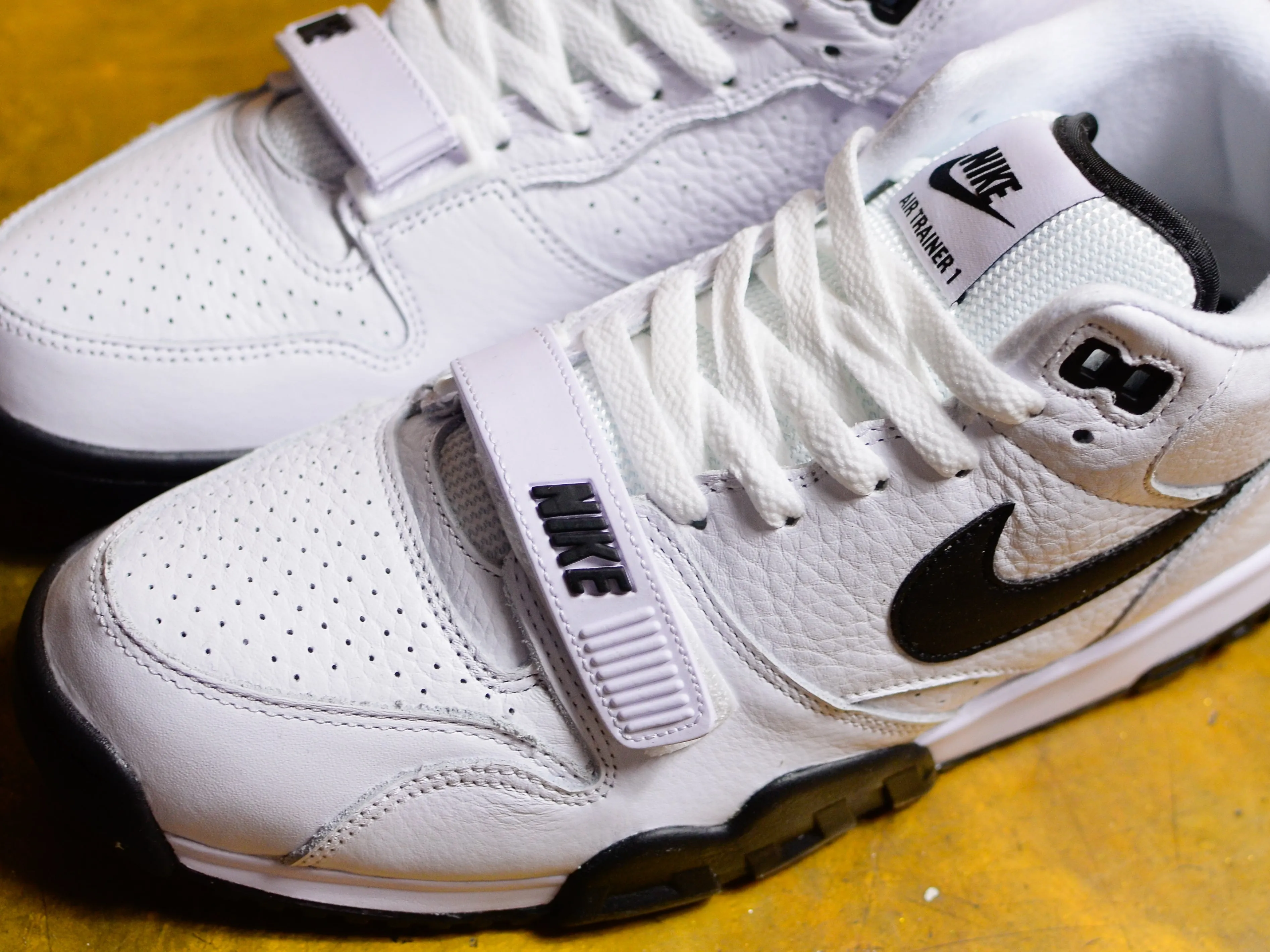 Air Trainer 1 - White / Black