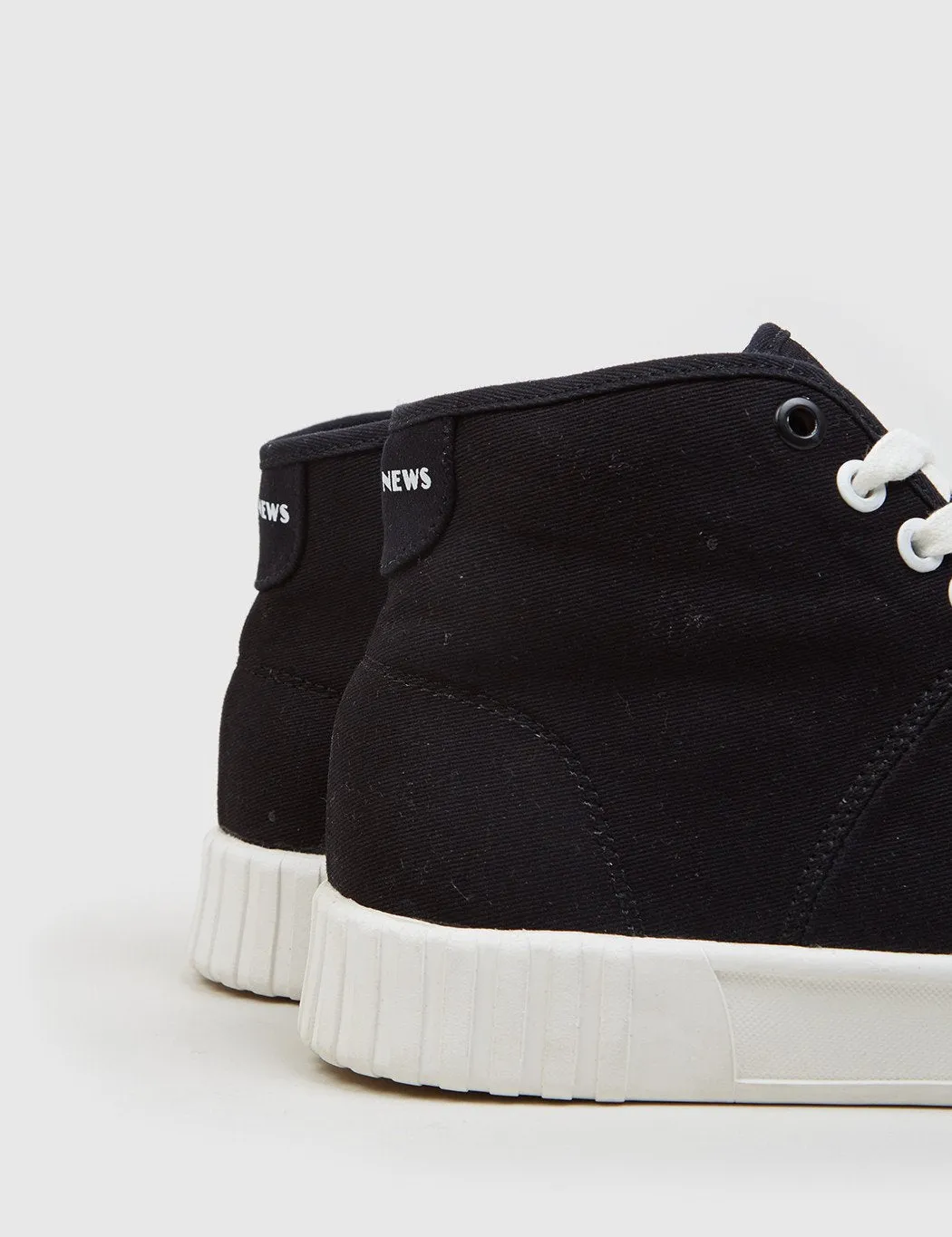 Good News Bagger Hi Trainers (Canvas) - Black