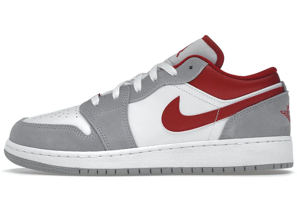 JORDAN 1 LOW WHITE/GREY/RED GS