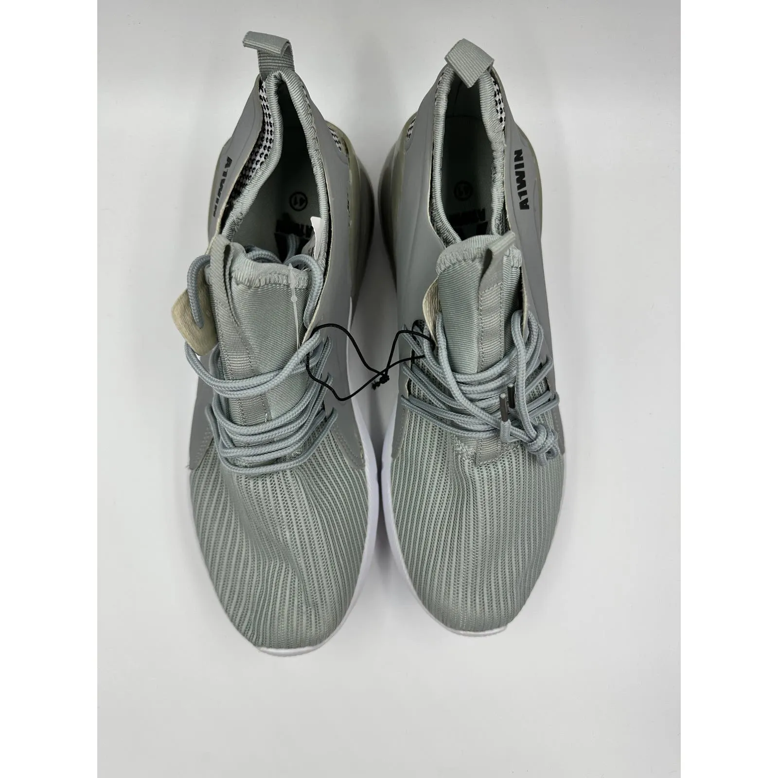 Men's Size 8.5, Gray and Aqua Sneaker w/ Ultra Supportive Heel Design