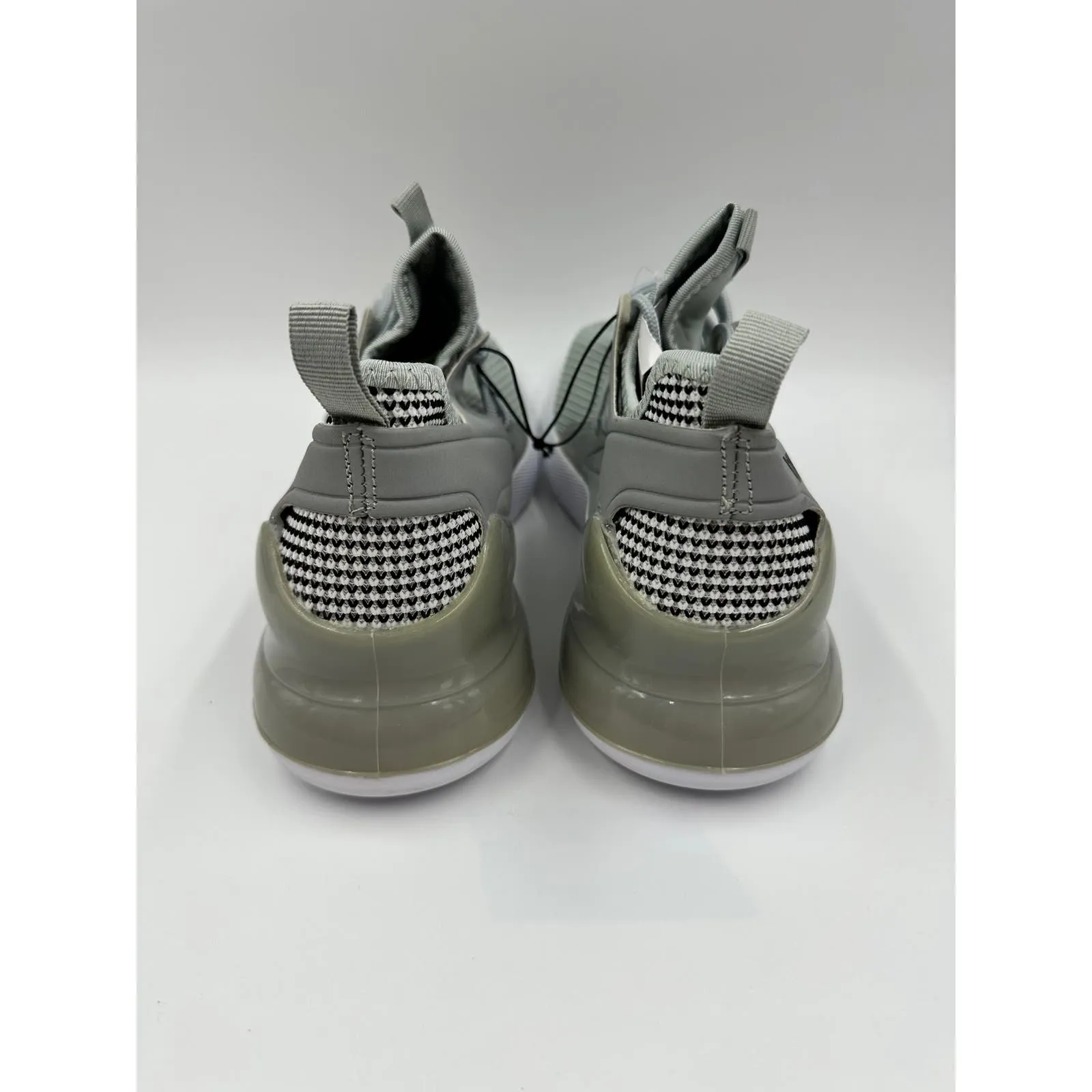 Men's Size 8.5, Gray and Aqua Sneaker w/ Ultra Supportive Heel Design