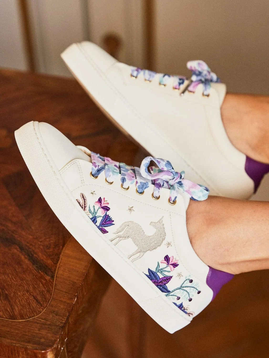 Virevolte Recycled Grain Leather Embroidered Vegan Sneakers | Unicorn